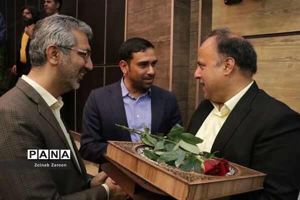 برگزاری همایش مردمی تجلیل از معلمان ماندگار و تاثیرگذار مهریز