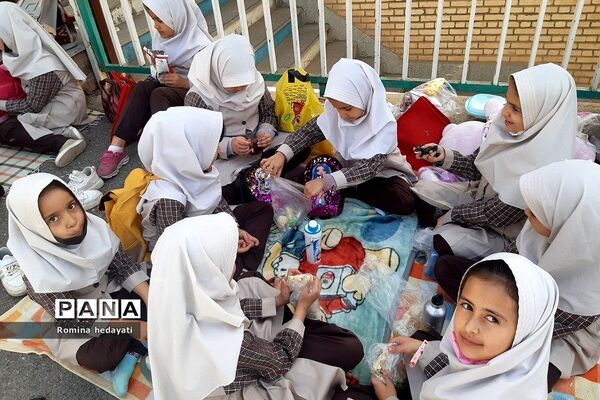 یک روز شاد بدون  کیف در مدرسه روستایی سادات رودهن