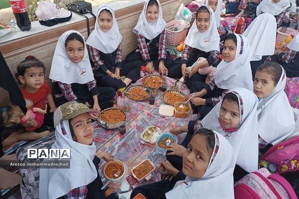 اردوی درون مدرسه‌ای بدون کیف در دبستان مطهره شهرستان قرچک