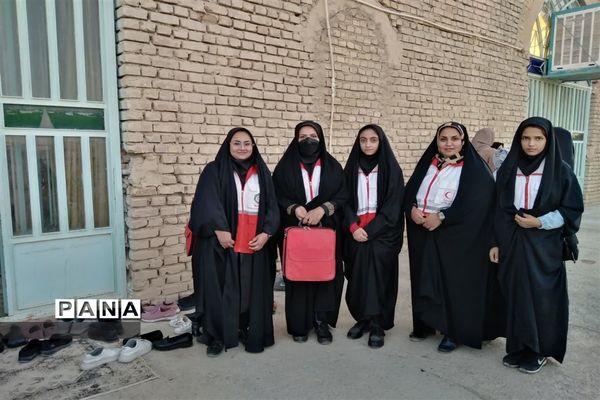 برگزاری همایش پیاده‌روی خانوادگی فرهنگیان درابرکوه