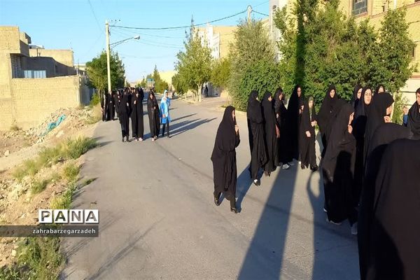 برگزاری همایش پیاده‌روی خانوادگی فرهنگیان درابرکوه