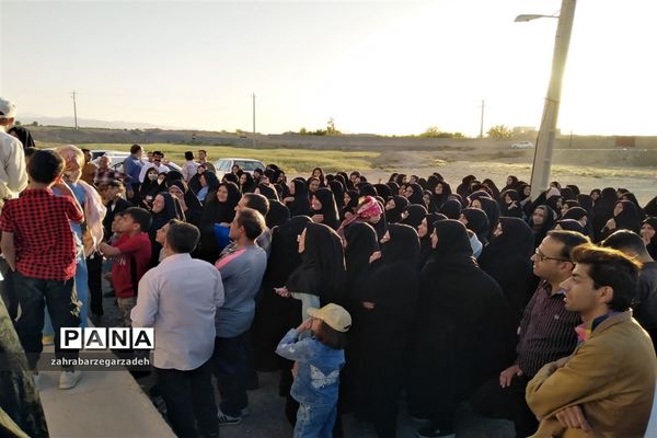 برگزاری همایش پیاده‌روی خانوادگی فرهنگیان درابرکوه