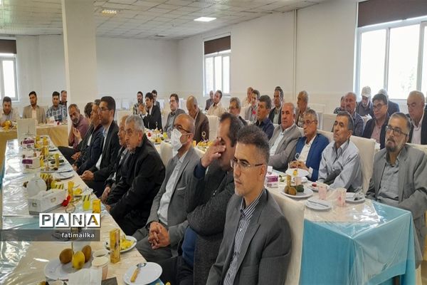 برگزاری همایش تقدیر از معلمان نمونه و پیشکسوتان فرهنگی شهرستان فیروزکوه