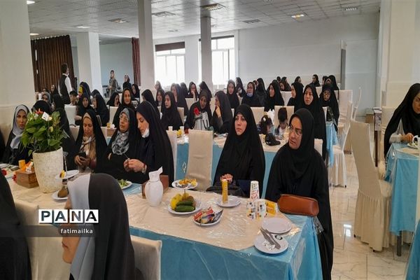 برگزاری همایش تقدیر از معلمان نمونه و پیشکسوتان فرهنگی شهرستان فیروزکوه