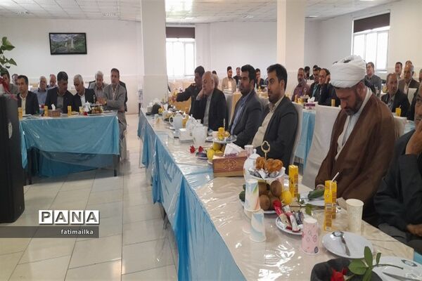 برگزاری همایش تقدیر از معلمان نمونه و پیشکسوتان فرهنگی شهرستان فیروزکوه