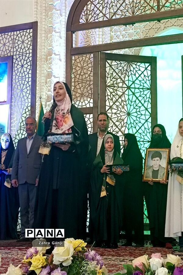 برگزاری اجلاسیه سراسری نماز دانش‌آموزی در شیراز