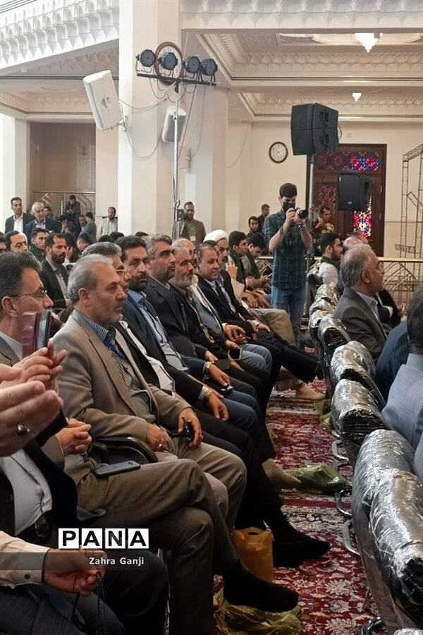 برگزاری اجلاسیه سراسری نماز دانش‌آموزی در شیراز