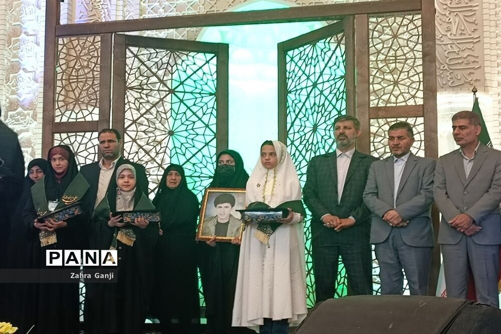برگزاری اجلاسیه سراسری نماز دانش‌آموزی در شیراز