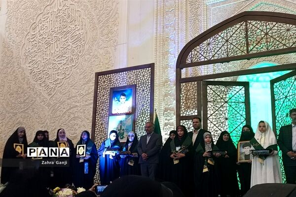 برگزاری اجلاسیه سراسری نماز دانش‌آموزی در شیراز