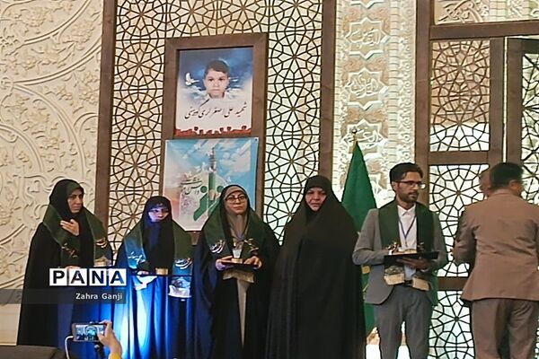 برگزاری اجلاسیه سراسری نماز دانش‌آموزی در شیراز