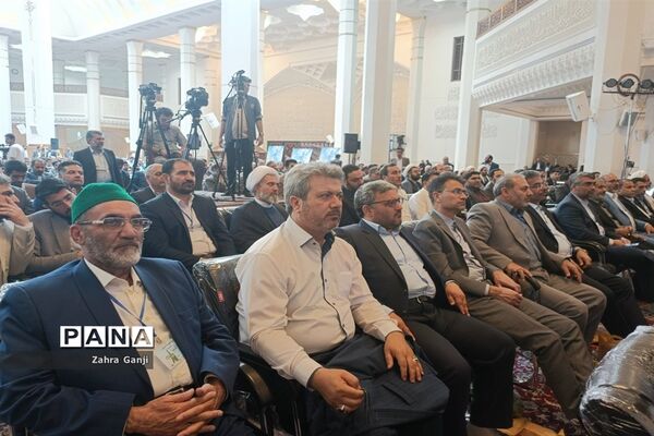 برگزاری اجلاسیه سراسری نماز دانش‌آموزی در شیراز