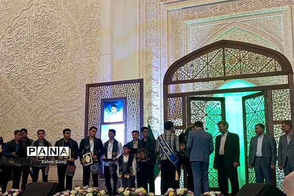 برگزاری اجلاسیه سراسری نماز دانش‌آموزی در شیراز