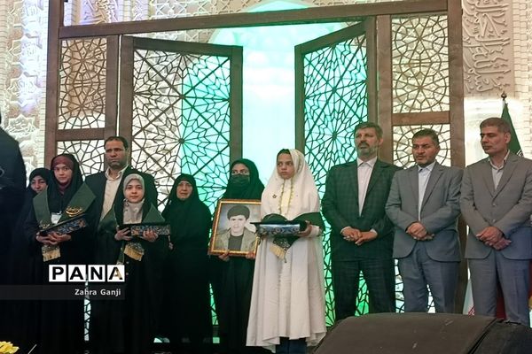 برگزاری اجلاسیه سراسری نماز دانش‌آموزی در شیراز