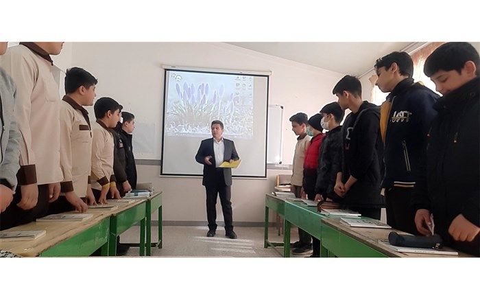 معلم گلوگاهی به مرحله کشوری جشنواره الگوهای تدریس تفکر و سبک زندگی راه یافت