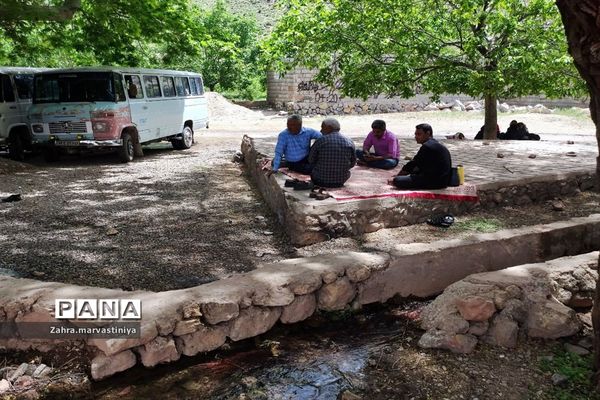 اردوی دانش‌آموزان مروستی در منطقه گردشگری کرخنگان