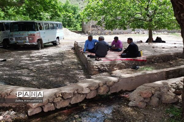 اردوی دانش‌آموزان مروستی در منطقه گردشگری کرخنگان