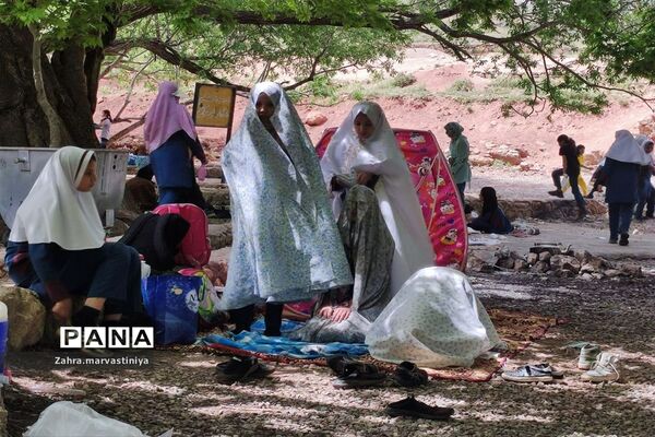 اردوی دانش‌آموزان مروستی در منطقه گردشگری کرخنگان