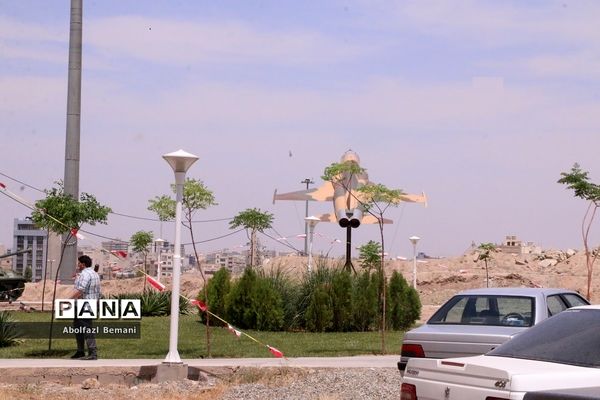 آماده‌سازی نمایشگاه دستاوردهای هوافضا برای بازدید گروه‌های دانش‌آموزی استان قم