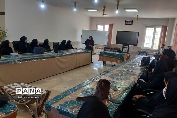 برگزاری کارگاه‌های آموزش ریاضی ویژه آموزگاران مقطع ابتدایی در آموزش و پرورش رودهن