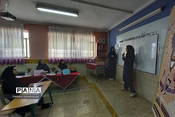 داوری منطقه‌ای جشنواره نوجوان خوارزمی در دبیرستان تربیت رودهن