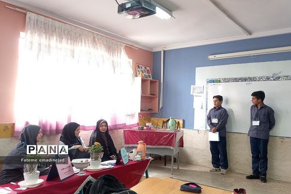 داوری منطقه‌ای جشنواره نوجوان خوارزمی در دبیرستان تربیت رودهن