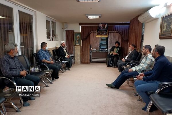 نشست مسئول امور مساجد شرق استان تهران با اعضای هیات امنای مسجد انصارالمهدی (عج) رودهن