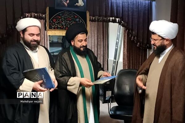نشست مسئول امور مساجد شرق استان تهران با اعضای هیات امنای مسجد انصارالمهدی (عج) رودهن