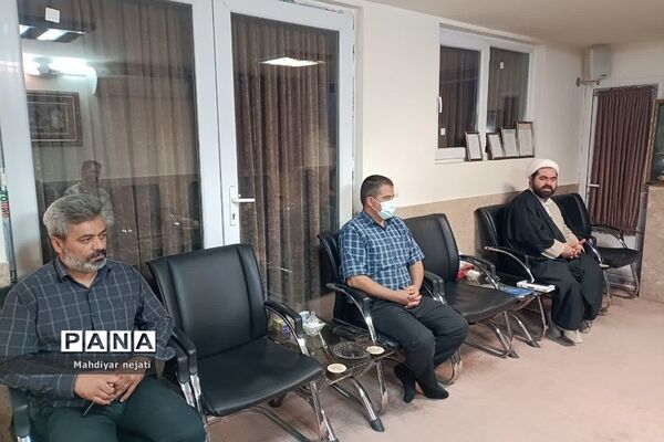 نشست مسئول امور مساجد شرق استان تهران با اعضای هیات امنای مسجد انصارالمهدی (عج) رودهن