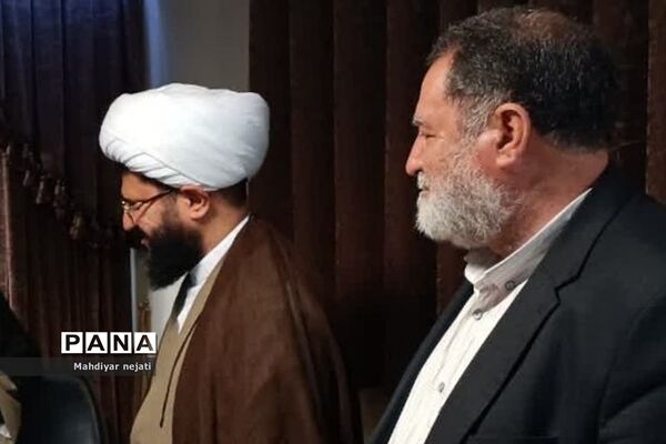 نشست مسئول امور مساجد شرق استان تهران با اعضای هیات امنای مسجد انصارالمهدی (عج) رودهن