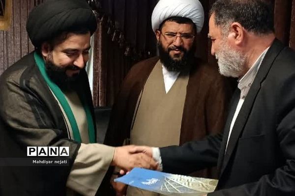 نشست مسئول امور مساجد شرق استان تهران با اعضای هیات امنای مسجد انصارالمهدی (عج) رودهن