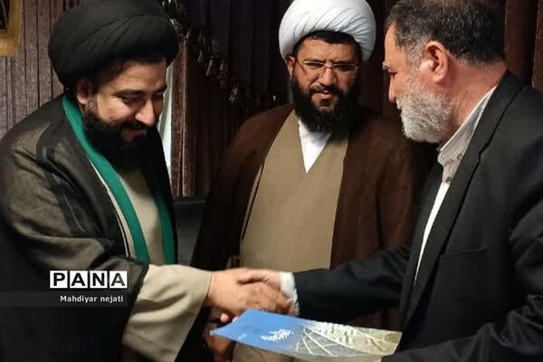 نشست مسئول امور مساجد شرق استان تهران با اعضای هیات امنای مسجد انصارالمهدی (عج) رودهن