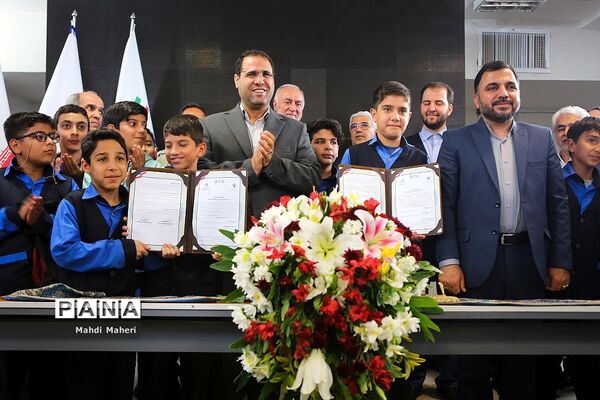 امضای تفاهم‌نامه و آغاز عملیات اجرایی اتصال پرسرعت مدارس کشور از طریق فناوری فیبرنوری
