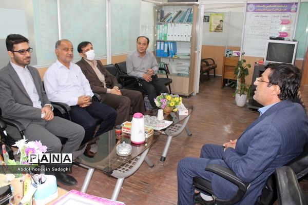 بازدید معاون نهضت سواد‌آموزی آموزش و پرورش استان بوشهر از سازمان دانش‌آموزی استان