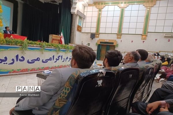 تقدیر از دختران فعال قرآنی پاکدشت