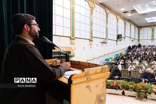 تقدیر از دختران فعال قرآنی پاکدشت