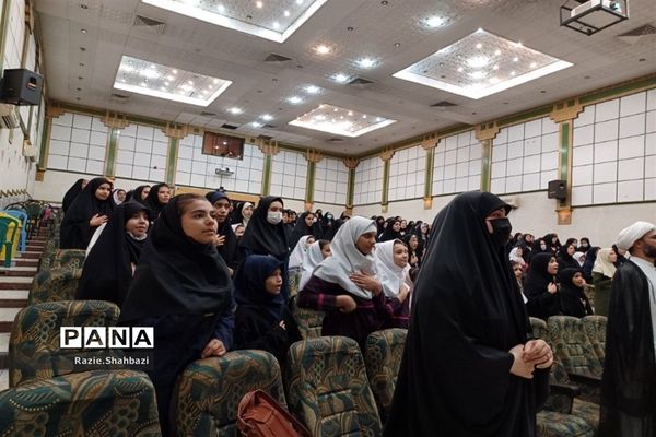 تقدیر از دختران فعال قرآنی پاکدشت