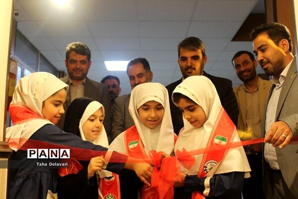 افتتاح نگارخانه سازمان دانش‌آموزی شهرستان‌های استان تهران با عنوان «فرصت نوجوانی»