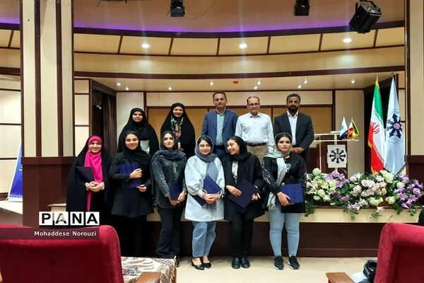 تجلیل از دانش‌آموزان برترآموزشگاه فرزانگان اسلامشهر