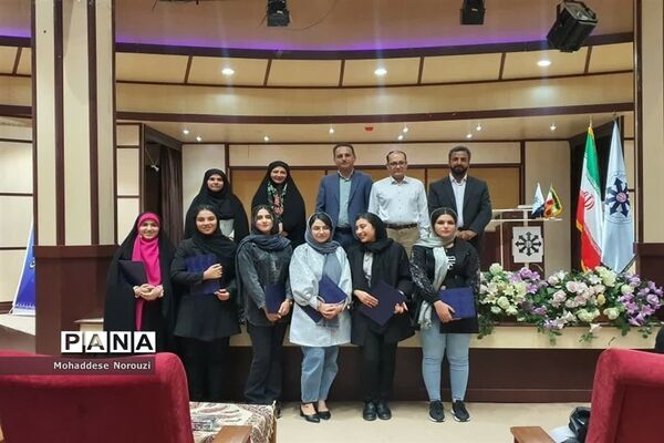 تجلیل از دانش‌آموزان برترآموزشگاه فرزانگان اسلامشهر