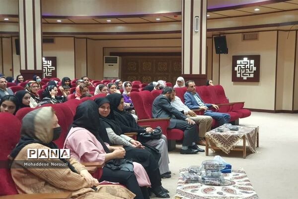 تجلیل از دانش‌آموزان برترآموزشگاه فرزانگان اسلامشهر