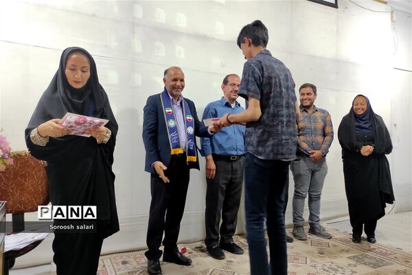 تقدیر از داوران و دانش آموزان برتر المپیاد رویش (بازی های فکری) سازمان دانش آموزی داراب