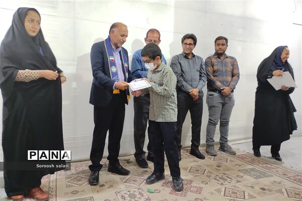 تقدیر از داوران و دانش آموزان برتر المپیاد رویش (بازی های فکری) سازمان دانش آموزی داراب