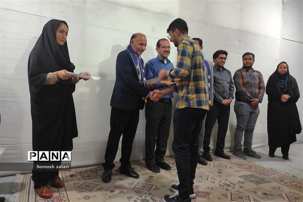 تقدیر از داوران و دانش آموزان برتر المپیاد رویش (بازی های فکری) سازمان دانش آموزی داراب