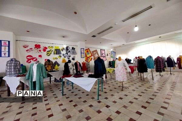 نمایشگاه کار آفرینی در هنرستان شهید حقیقی