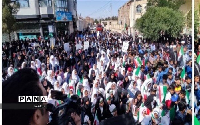 اجرای سرود «سلام فرمانده»با همخوانی دانش‌آموزان شهرستان درمیان/ فیلم