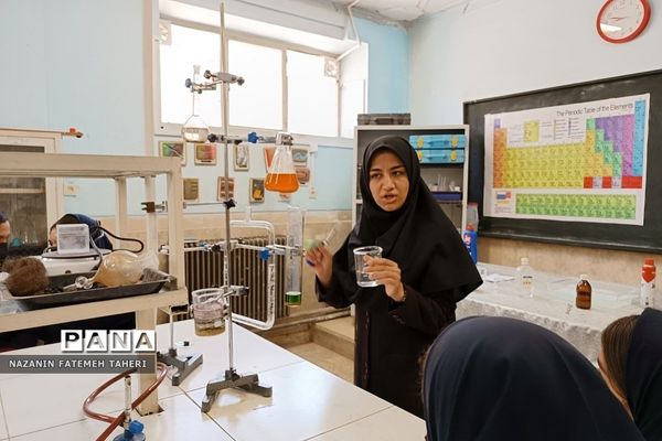 بازدید دانش‌آموزان دبیرستان حضرت زینب(س) از پژوهش‌سرای دانش‌آموزی جابربن‌حیان فشافویه