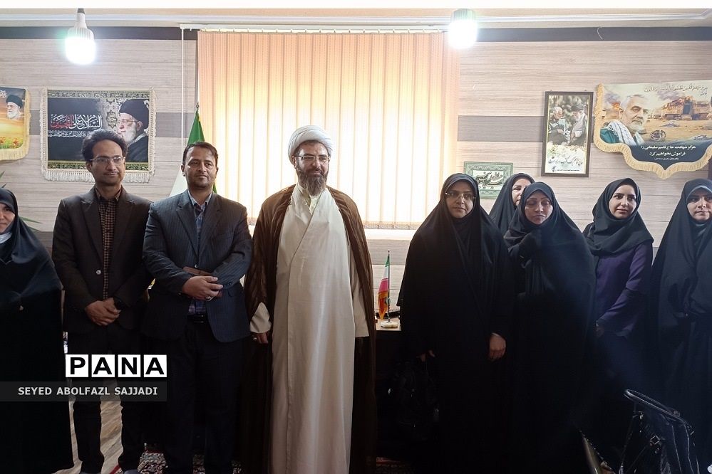 دیدار مدیران و معلمان نمونه با امام جمعه فشافویه