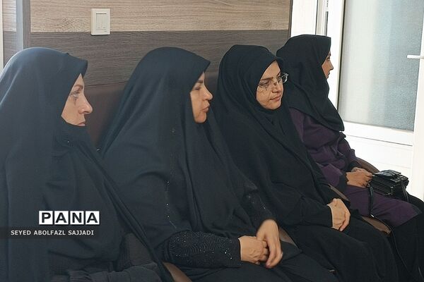 دیدار مدیران و معلمان نمونه با امام جمعه فشافویه