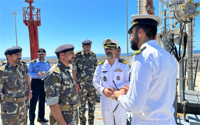 ناوگروه ۸۶ نداجا در صلاله عمان پهلو گرفت