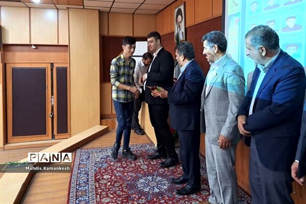 تقدیر از پژوهشگران شهرستان پاکدشت